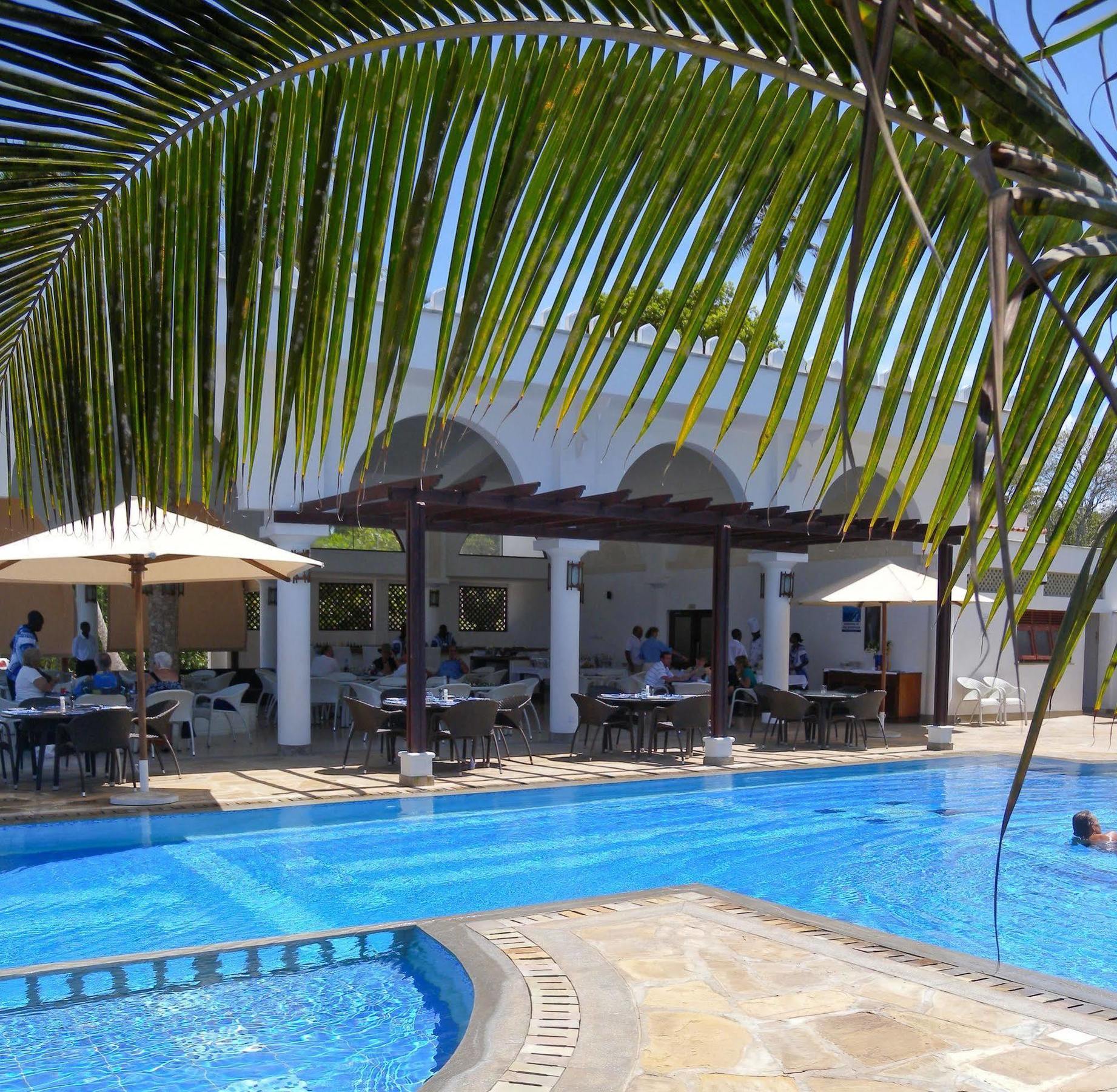 Lantana Galu Beach Diani Beach Buitenkant foto