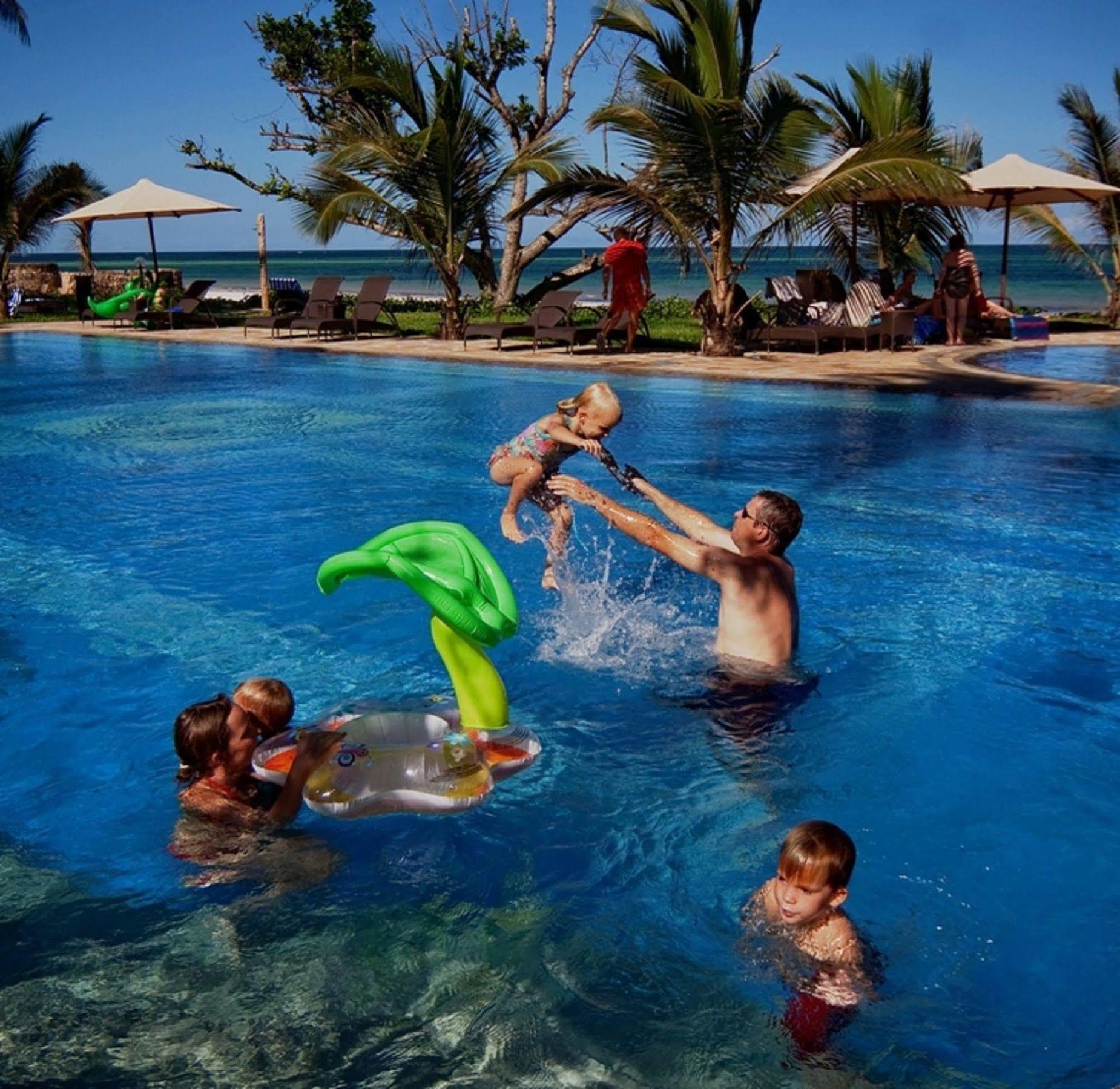 Lantana Galu Beach Diani Beach Buitenkant foto