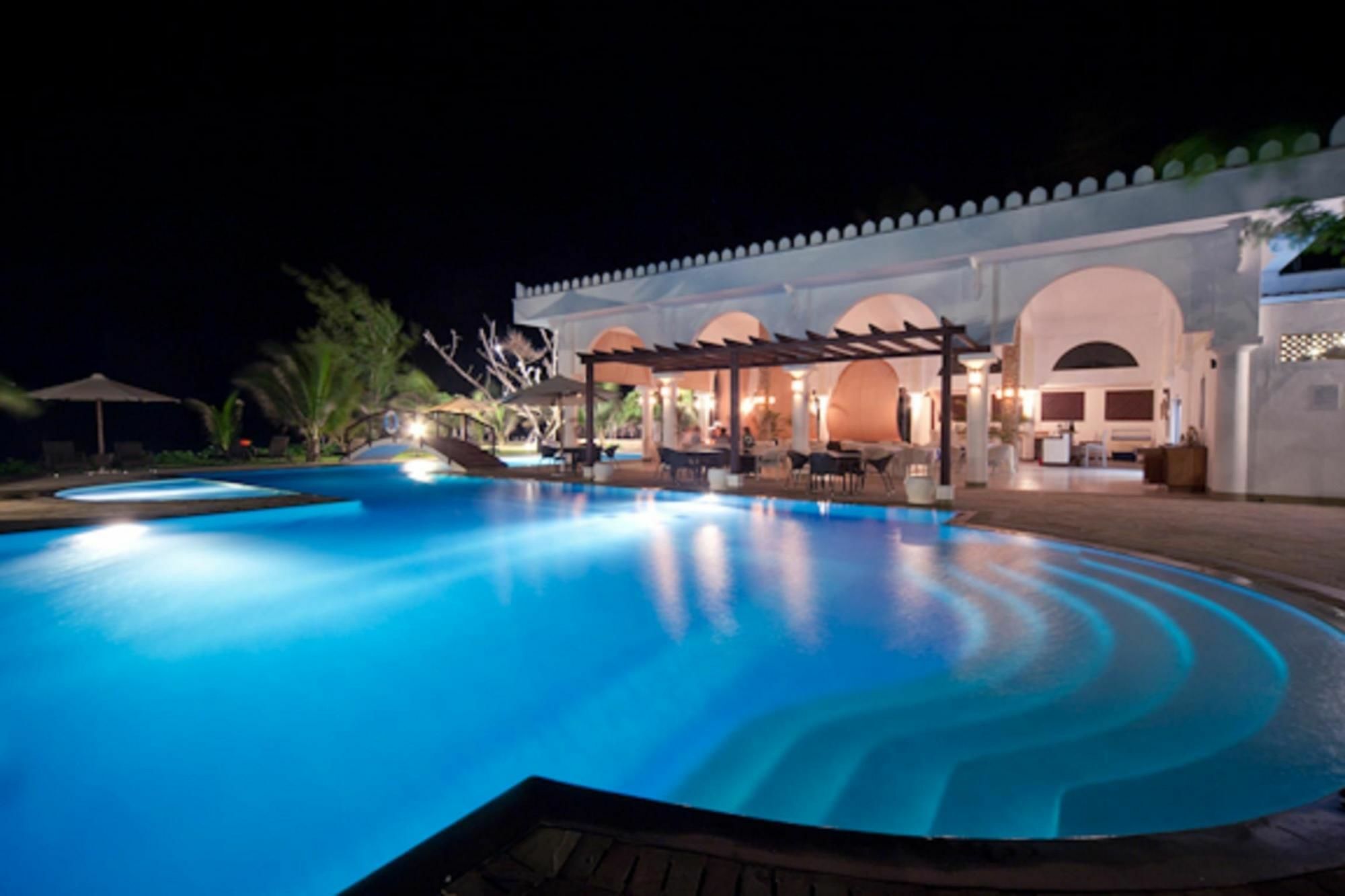 Lantana Galu Beach Diani Beach Buitenkant foto