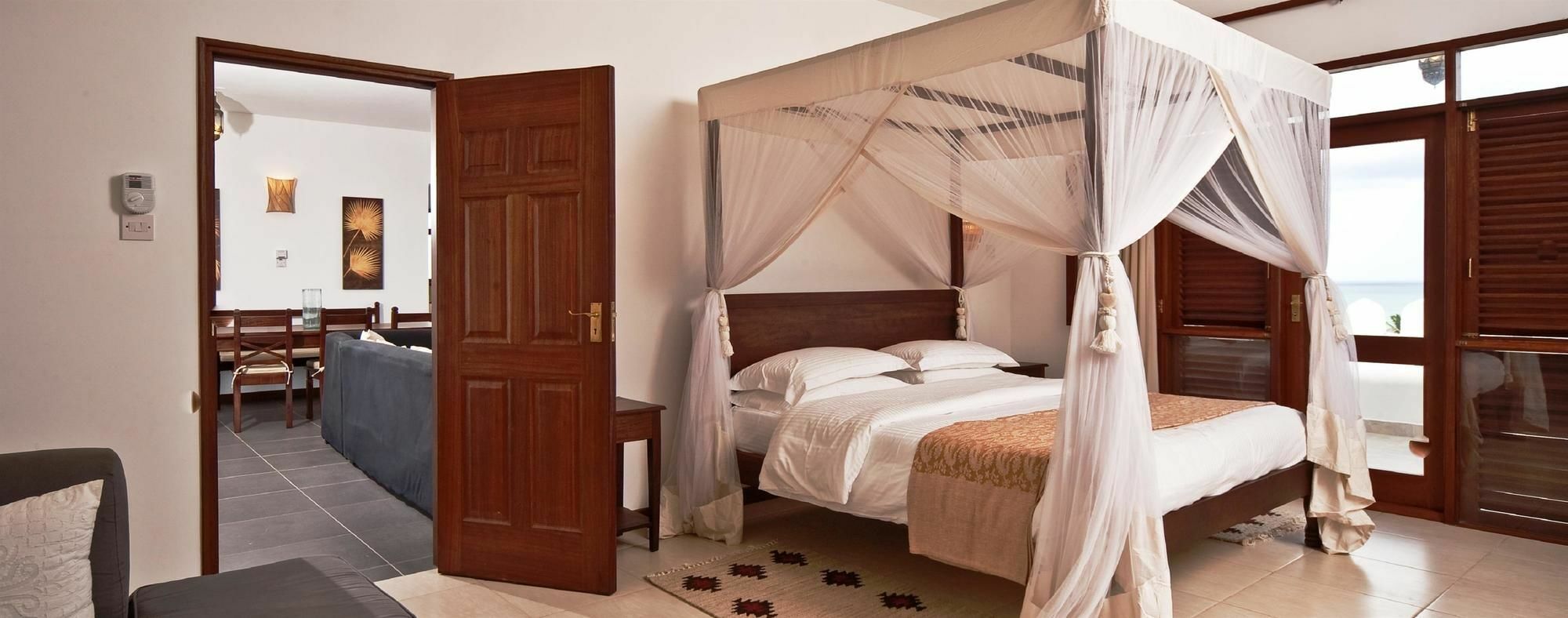 Lantana Galu Beach Diani Beach Buitenkant foto